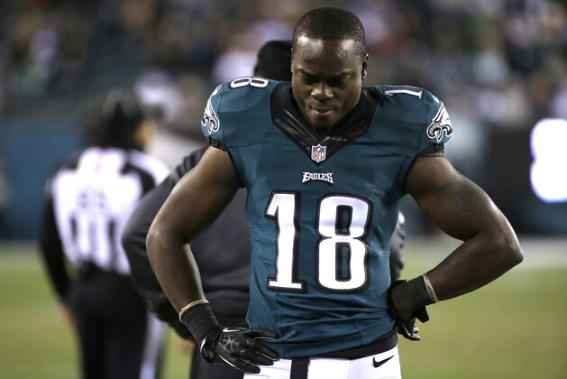 Philadelphia Eagles' Jeremy Maclin walks the sidelines during the second half of an NFL football game against the Dallas Cowboys, Sunday, Dec. 14, 2014, in Philadelphia. (AP Photo/Michael Perez)