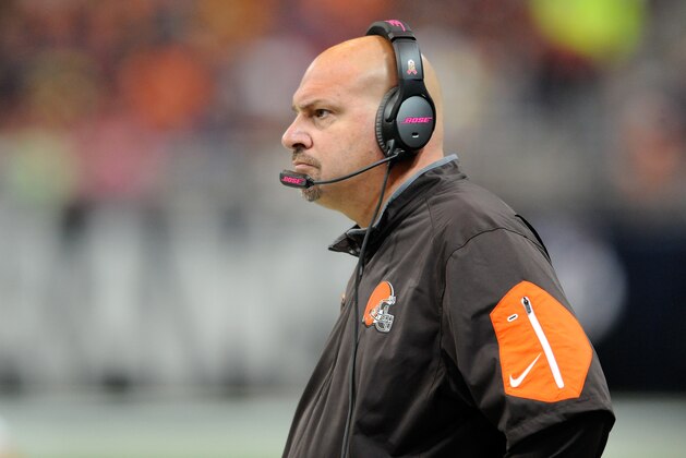 ST. LOUIS, MO - OCTOBER 25: head coach Mike Pettine of the Cleveland Browns looks on from the sideline in the third quarter against the St. Louis Rams at the Edward Jones Dome on October 25, 2015 in St. Louis, Missouri. (Photo by Michael B. Thomas/Getty Images)