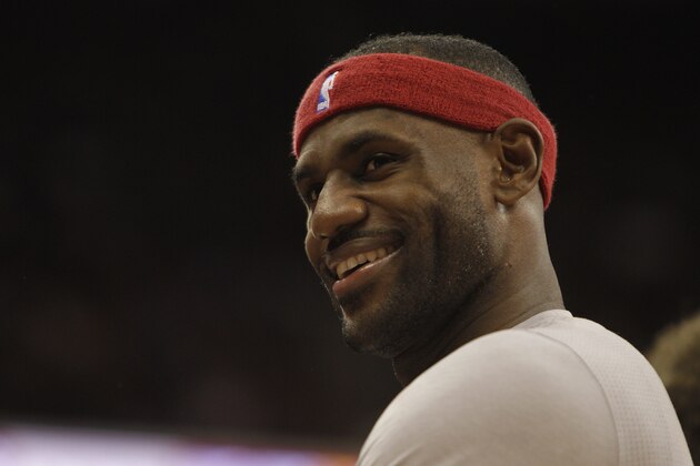 Cleveland Cavaliers' LeBron James plays against the Memphis Grizzlies during an NBA basketball game Monday, Oct. 12, 2015, in Columbus, Ohio. (AP Photo/Jay LaPrete)