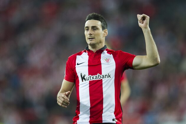 BILBAO, SPAIN - OCTOBER 26: Aritz Aduriz of Athletic Club reacts during  the La Liga match between Athletic Club and Real Sporting de Gijon at San Mames Stadium on October 26, 2015 in Bilbao, Spain.  (Photo by Juan Manuel Serrano Arce/Getty Images)