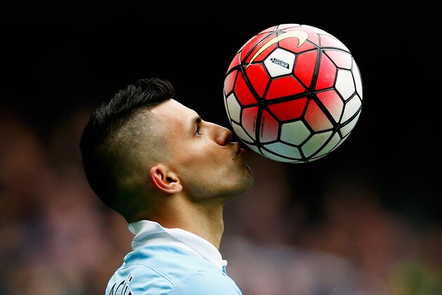 MANCHESTER, ENGLAND - OCTOBER 03:  Sergio Aguero of Manchester City kisses the ball to celebrate a goal and his hat-trick during the Barclays Premier League match between Manchester City and Newcastle United at Etihad Stadium on October 3, 2015 in Manchester, United Kingdom. (Photo by Dean Mouhtaropoulos/Getty Images)