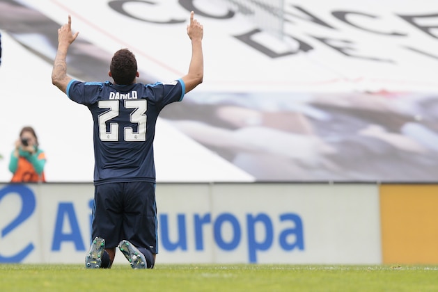 Real Madrid’s Danilo gestures after scoring their second goal of the game during a Spanish La Liga soccer match between RC Celta and Real Madrid, at the Balaidos stadium in Vigo, Spain, Saturday, Oct. 24, 2015. (AP Photo/Lalo R. Villar)