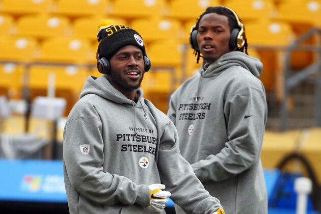Pittsburgh Steelers wide receivers Antonio Brown, left, and Martavis Bryant warm up before an NFL football game between the Pittsburgh Steelers and the Arizona Cardinals, Sunday, Oct. 18, 2015 in Pittsburgh. (AP Photo/Gene J. Puskar)