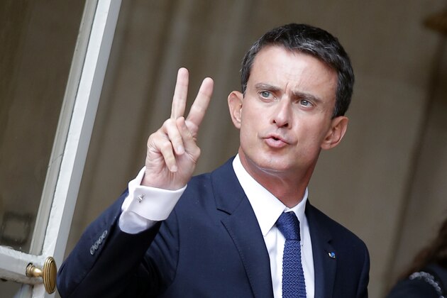 French Prime Minister Manuel Valls gestures at the Hotel Matignon, in Paris, France, Thursday, Sept. 17, 2015. (AP Photo/Francois Mori)