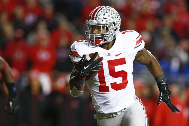 PISCATAWAY, NJ - OCTOBER 24: Ezekiel Elliott #15 of the Ohio State Buckeyes in action against the Rutgers Scarlet Knights during a game at High Point Solutions Stadium on October 24, 2015 in Piscataway, New Jersey. (Photo by Rich Schultz /Getty Images)