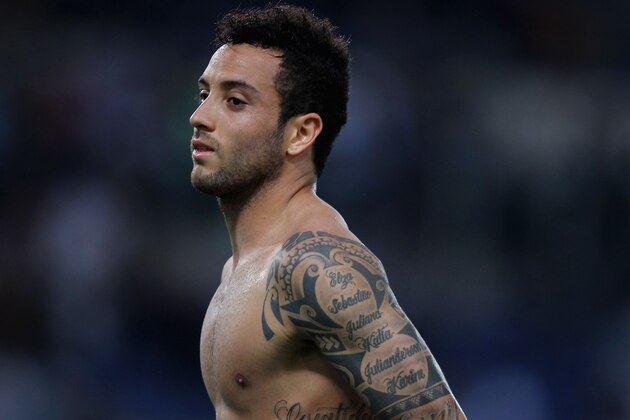 ROME, ITALY - OCTOBER 04:  Felipe Anderson of SS Lazio looks on during the Serie A match between SS Lazio and Frosinone Calcio at Stadio Olimpico on October 4, 2015 in Rome, Italy.  (Photo by Paolo Bruno/Getty Images)