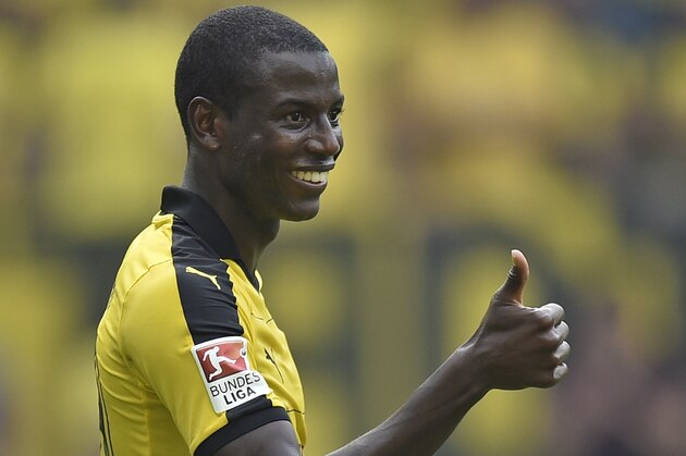 Dortmund's Adrian Ramos shows thumb up after scoring during the German Bundesliga soccer match between Borussia Dortmund and Hertha BSC Berlin in Dortmund, Germany, Sunday, Aug. 30, 2015. (AP Photo/Martin Meissner)