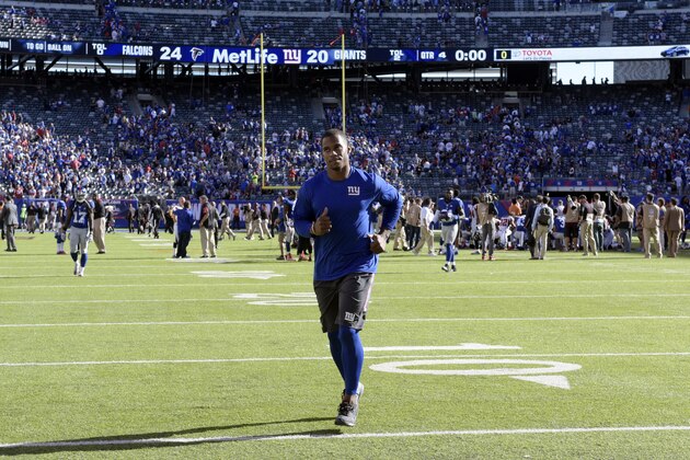 New York Giants wide receiver Victor Cruz leaves the field after an NFL football game against the Atlanta Falcons, Sunday, Sept. 20, 2015, in East Rutherford, N.J. The Falcons won 24-20. (AP Photo/Bill Kostroun)