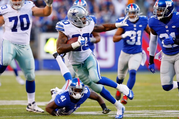 EAST RUTHERFORD, NJ - OCTOBER 25:  (NEW YORK DAILIES OUT)    Darren McFadden #20 of the Dallas Cowboys in action against the New York Giants on October 25, 2015 at MetLife Stadium in East Rutherford, New Jersey. The Giants defeated the Cowboys 27-20.  (Photo by Jim McIsaac/Getty Images)