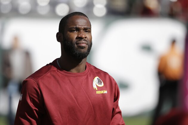Washington Redskins wide receiver Pierre Garcon warms up prior to an NFL football game against the New York Jets, Sunday, Oct. 18, 2015, in East Rutherford, N.J. (AP Photo/Seth Wenig)