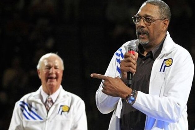 Indiana Pacers Hall of Famer Mels Daniels, right, speaks as coach Bobby
