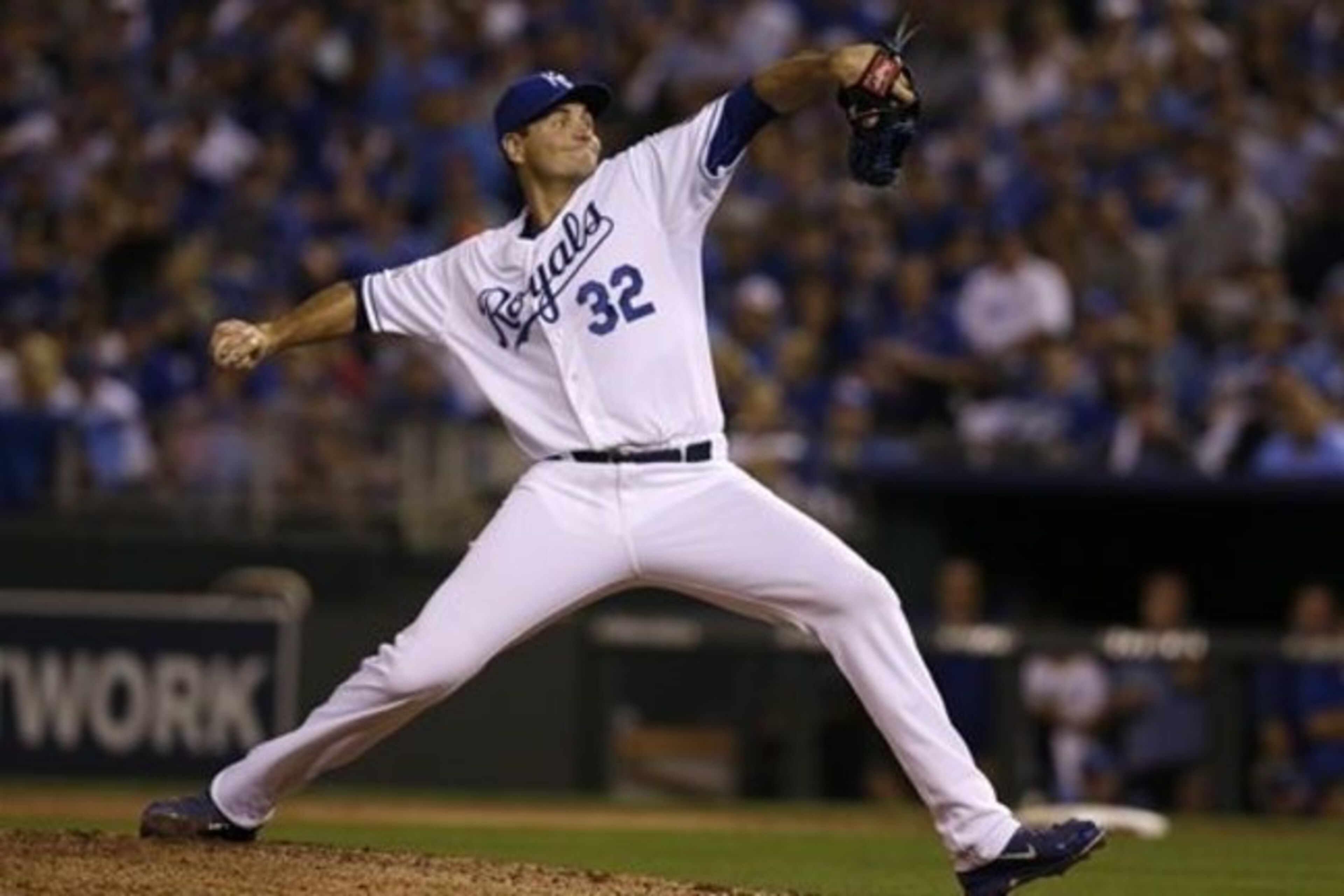 Kansas City Royals pitcher Chris Young throws during the third inning in Game 1 of baseball's American League Division Series against the Houston Astros, Thursday, Oct. 8, 2015, in Kansas City. (AP Photo/Orlin Wagner)
