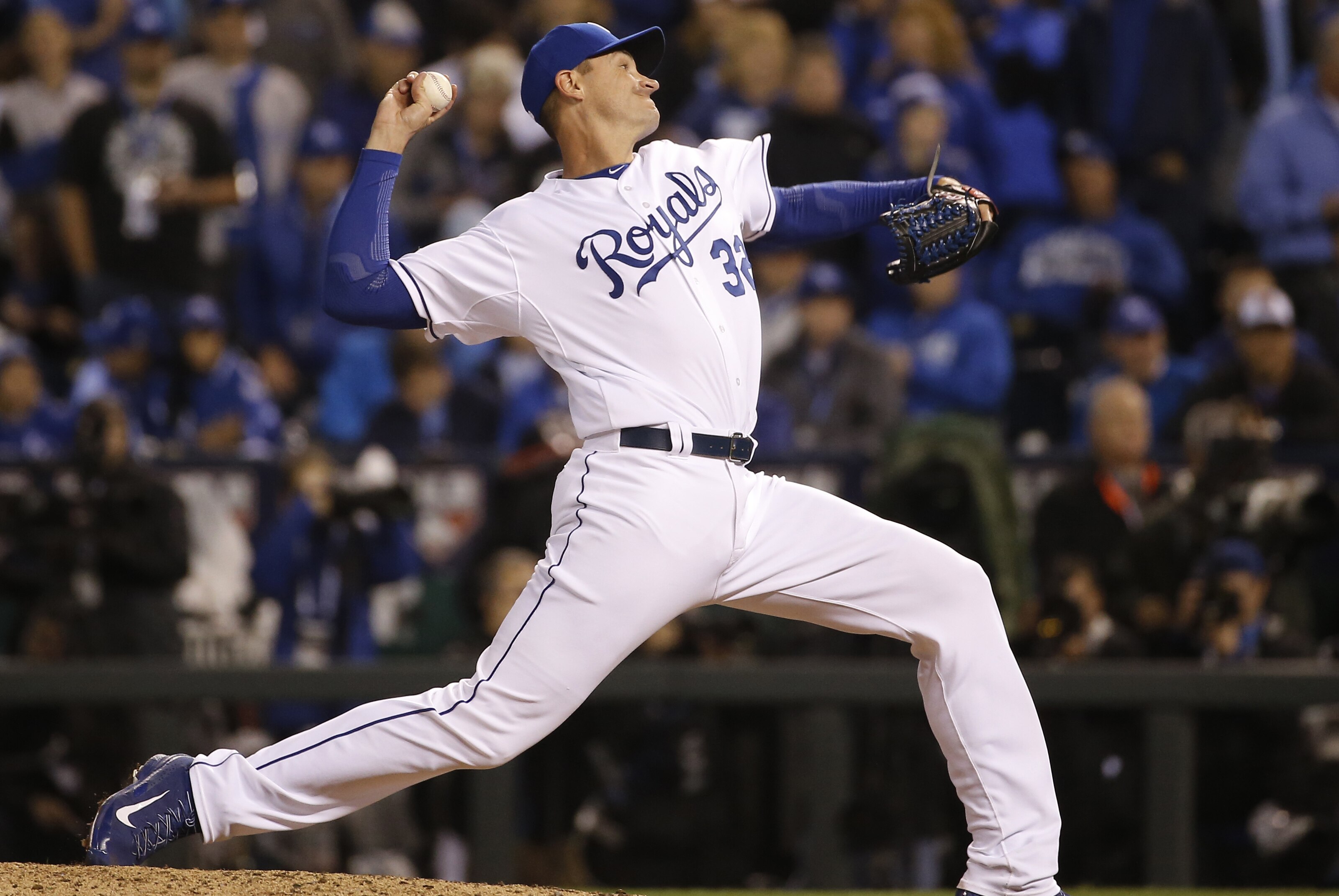 Unlikely Star Chris Young Overcomes Heartache, Prepares for 1st