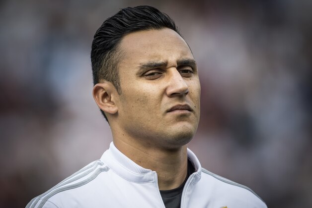 OSLO, NORWAY - August 9: Keylor Navas of Real Madrid before  Pre-season Friendly  match between Vaalerenga and Real Madrid at Ullevaal Stadion on August  9, 2015 in Oslo, Norway.  (Photo by Trond Tandberg/Getty Images)