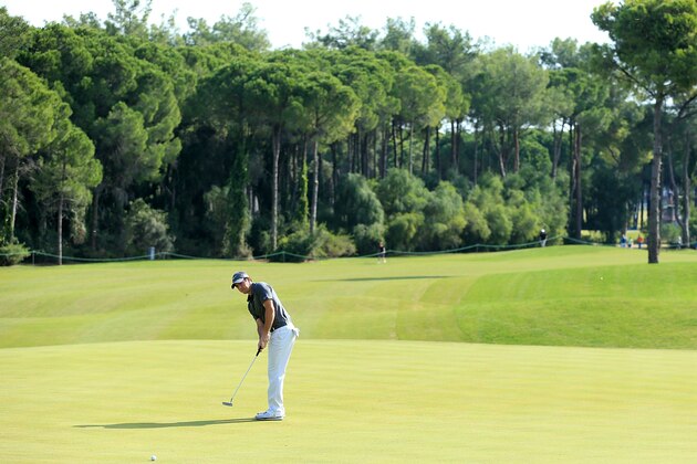 ANTALYA, TURKEY - OCTOBER 31:  Rory McIlroy of Northern Ireland a putts during the third round of the Turkish Airlines Open at The Montgomerie Maxx Royal Golf Club on October 31, 2015 in Antalya, Turkey.  (Photo by Jan Kruger/Getty Images)