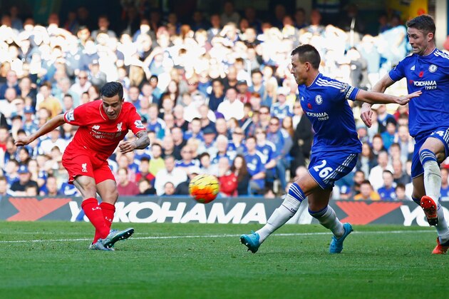 LONDON, ENGLAND - OCTOBER 31:  Philippe Coutinho of Liverpool scores his team's second goal during the Barclays Premier League match between Chelsea and Liverpool at Stamford Bridge on October 31, 2015 in London, England.  (Photo by Clive Rose/Getty Images)