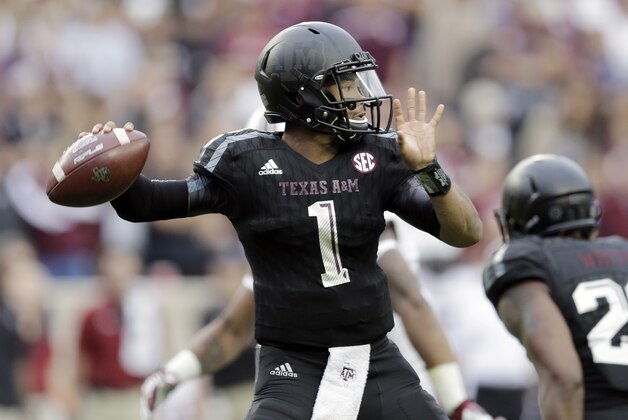 Texas A&M quarterback Kyler Murray (1) throws against South Carolina during the second half of an NCAA college football game, Saturday, Oct. 31, 2015, in College Station, Texas. Texas A&M won 35-28. (AP Photo/Eric Gay)