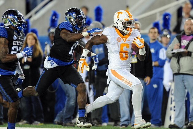 Oct 31, 2015; Lexington, KY, USA; Tennessee Volunteers running back Alvin Kamara (6) runs down the sideline against the Kentucky Wildcats at Commonwealth Stadium. Mandatory Credit: Bryan Lynn-USA TODAY Sports