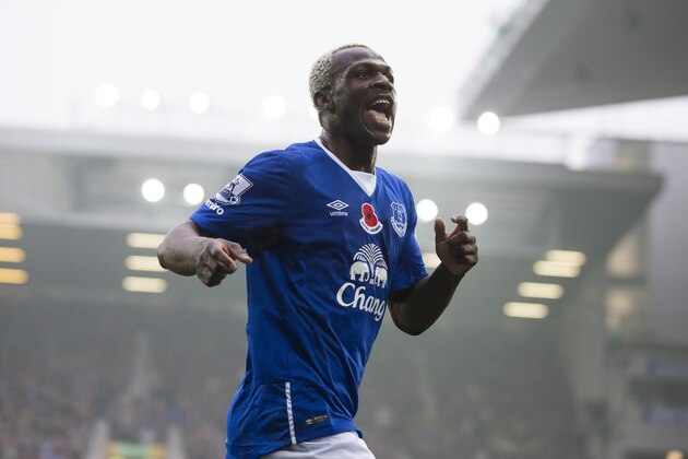 Everton's Arouna Kone celebrates after scoring during the English Premier League soccer match between Everton and Sunderland at Goodison Park Stadium, Liverpool, England, Sunday Nov.1,  2015. (AP Photo/Jon Super)
