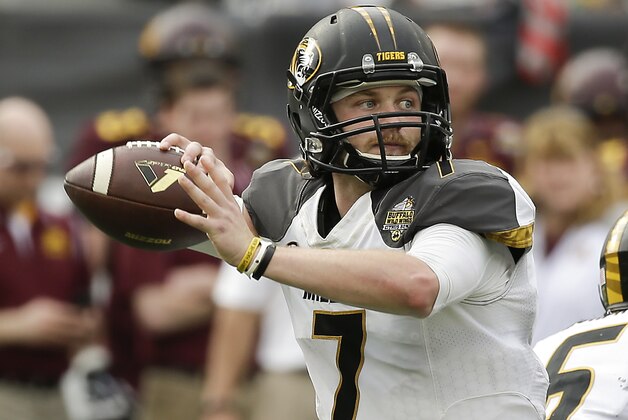 Missouri quarterback Maty Mauk throws a pass against Minnesota during the second half of the Citrus Bowl NCAA college football game in Orlando, Fla., Thursday, Jan. 1, 2015. Missouri won 33-17. (AP Photo/John Raoux)
