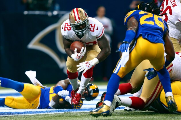 ST. LOUIS, MO - NOVEMBER 1: Mike Davis #22 of the San Francisco 49ers carries the ball in the first quarter  against the St. Louis Rams at the Edward Jones Dome on November 1, 2015 in St. Louis, Missouri. (Photo by Dilip Vishwanat/Getty Images)