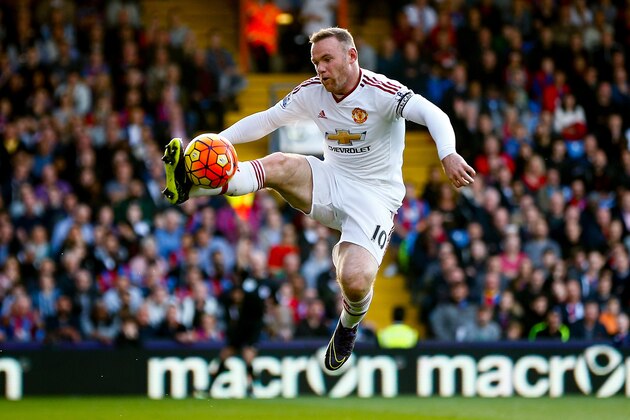 LONDON, ENGLAND - OCTOBER 31:  Wayne Rooney of Manchester United jumps for a ball during the Barclays Premier League match between Crystal Palace and Manchester United at Selhurst Park on October 31, 2015 in London, England.  (Photo by Jordan Mansfield/Getty Images)