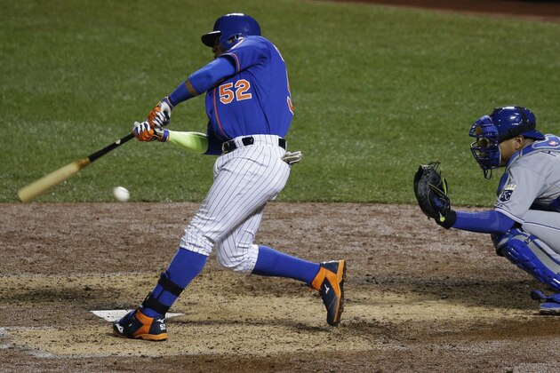 Kansas City Royals catcher Salvador Perez waits for the throw as New York Mets' Yoenis Cespedes fouls a ball off his knee during the sixth inning of Game 5 of the Major League Baseball World Series Sunday, Nov. 1, 2015, in New York. (AP Photo/Julie Jacobson) Kansas City Royals catcher Salvador Perez waits for the throw as New York Mets' Yoenis Cespedes fouls a ball off his knee during the sixth inning of Game 5 of the Major League Baseball World Series Sunday, Nov. 1, 2015, in New York. (AP Photo/Julie Jacobson)