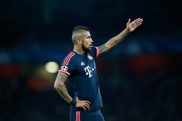 LONDON, ENGLAND - OCTOBER 20:  Arturo Vidal of Bayern Munchen gestures during the UEFA Champions League Group F match between Arsenal FC and FC Bayern Munchen at the Emirates Stadium on October 20, 2015 in London, United Kingdom.  (Photo by Boris Streubel/Getty Images)