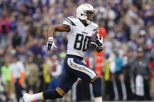 San Diego Chargers wide receiver Malcom Floyd (80) runs runs downfield for a touchdown during the second half of an NFL football game against the Baltimore Ravens in Baltimore, Sunday, Nov. 1, 2015. (AP Photo/Patrick Semansky)
