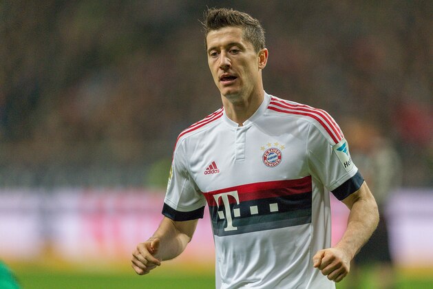 FRANKFURT AM MAIN, GERMANY - OCTOBER 30: Forward Robert Lewandowski (9) of Bayern Muenchen at Commerzbank-Arena on October 30, 2015 in Frankfurt am Main, Germany. (Photo by Oliver Kremer at Pixolli Studios/Getty Images)