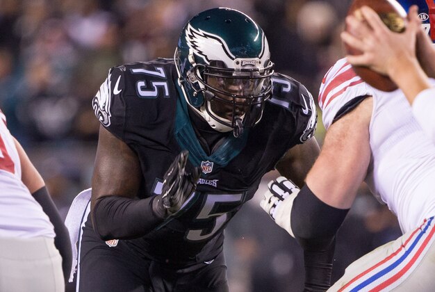 Oct 19, 2015; Philadelphia, PA, USA; Philadelphia Eagles defensive end Vinny Curry (75) in a game against the New York Giants at Lincoln Financial Field. The Eagles won 27-7.  Mandatory Credit: Bill Streicher-USA TODAY Sports