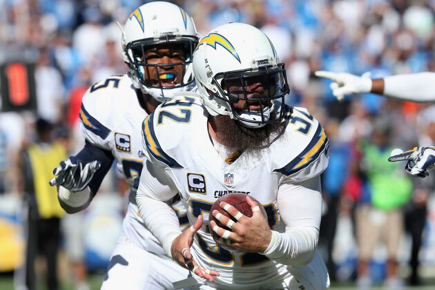 SAN DIEGO, CA - SEPTEMBER 13:  Free safety Eric Weddle #32 of the San Diego Chargers recovers a fumble by the Detroit Lions at Qualcomm Stadium on September 13, 2015 in San Diego, California.  (Photo by Stephen Dunn/Getty Images)