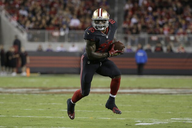 San Francisco 49ers tight end Vernon Davis (85) runs against the Minnesota Vikings during the first half of an NFL football game in Santa Clara, Calif., Monday, Sept. 14, 2015. (AP Photo/Marcio Jose Sanchez)