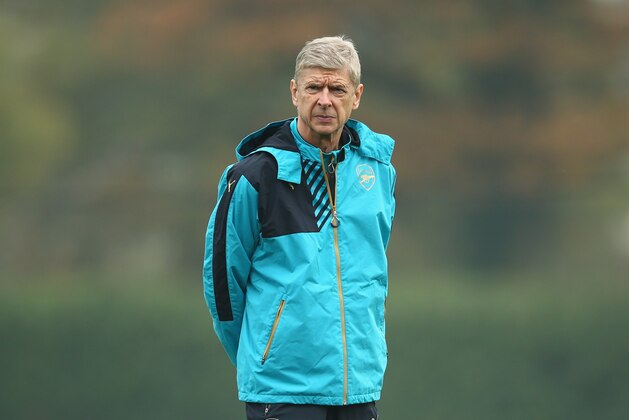ST ALBANS, ENGLAND - NOVEMBER 03:  Arsene Wenger manager of Arsenal looks on during an Arsenal training session on the eve of the UEFA Champions League Group F match against Bayern Munich at London Colney on November 3, 2015 in St Albans, England.  (Photo by Dan Mullan/Getty Images)