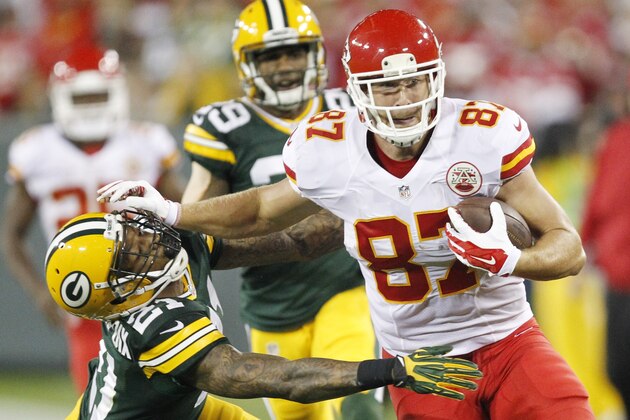 Kansas City Chiefs' Travis Kelce gets past Green Bay Packers' Ha Ha Clinton-Dix (21) after a catch during the first half of an NFL football game Monday, Sept. 28, 2015, in Green Bay, Wis. (AP Photo/Matt Ludtke)