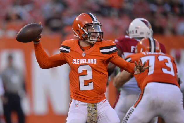 Cleveland Browns quarterback Johnny Manziel (2) throws a pass during an NFL football game against the Arizona Cardinals Sunday, Nov. 1, 2015, in Cleveland. Arizona won 34-20. (AP Photo/David Richard)