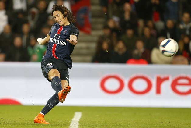 PARIS, FRANCE - OCTOBER 25: Edinson Cavani of PSG in action during the French Ligue 1 match between Paris Saint-Germain (PSG) and AS Saint-Etienne (ASSE) at Parc des Princes stadium on October 25, 2015 in Paris, France. (Photo by Jean Catuffe/Getty Images) PARIS, FRANCE - OCTOBER 25: Edinson Cavani of PSG in action during the French Ligue 1 match between Paris Saint-Germain (PSG) and AS Saint-Etienne (ASSE) at Parc des Princes stadium on October 25, 2015 in Paris, France. (Photo by Jean Catuffe/Getty Images)