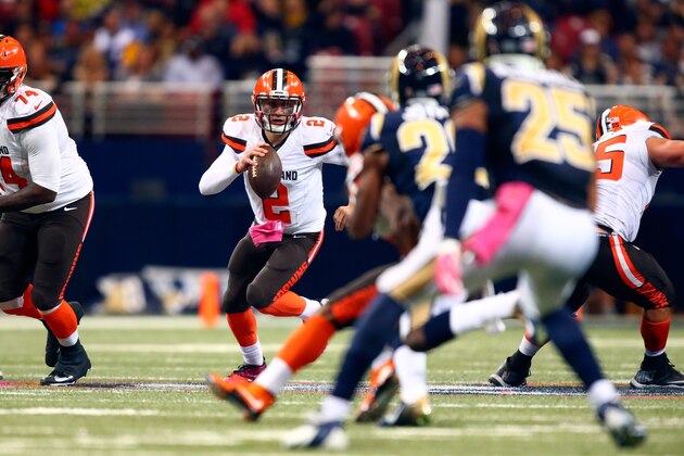 ST. LOUIS, MO - OCTOBER 25: Johnny Manziel #2 of the Cleveland Browns scrambles against the St. Louis Rams in the fourth quarter at the Edward Jones Dome on October 25, 2015 in St. Louis, Missouri. (Photo by Dilip Vishwanat/Getty Images)