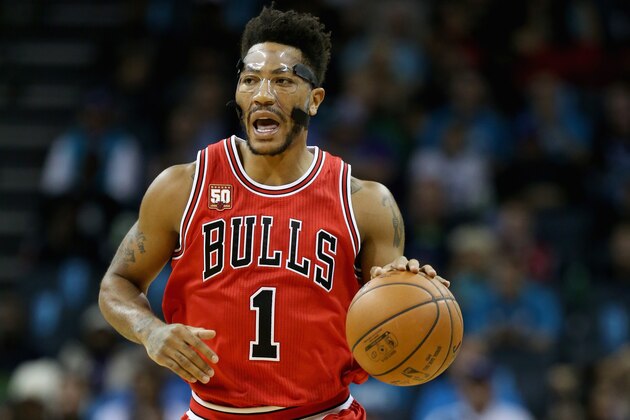 CHARLOTTE, NC - NOVEMBER 03:  Derrick Rose #1 of the Chicago Bulls brings the ball up the court against the Charlotte Hornets during their game at Time Warner Cable Arena on November 3, 2015 in Charlotte, North Carolina. NOTE TO USER: User expressly acknowledges and agrees that, by downloading and or using this photograph, User is consenting to the terms and conditions of the Getty Images License Agreement.  (Photo by Streeter Lecka/Getty Images)