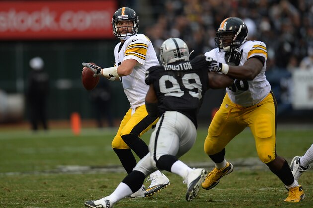 OAKLAND, CA - OCTOBER 27:  Ben Roethlisberger #7 of the Pittsburgh Steelers drops back to pass against the Oakland Raiders during the fourth quarter at O.co Coliseum on October 27, 2013 in Oakland, California.  (Photo by Thearon W. Henderson/Getty Images)