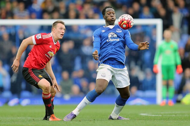 LIVERPOOL, ENGLAND - OCTOBER 17:  Phil Jones of Manchester United and Romelu Lukaku of Everton during the Barclays Premier League match between Everton and Manchester United at Goodison Park on October 17, 2015 in Liverpool, England.  (Photo by James Baylis - AMA/Getty Images)