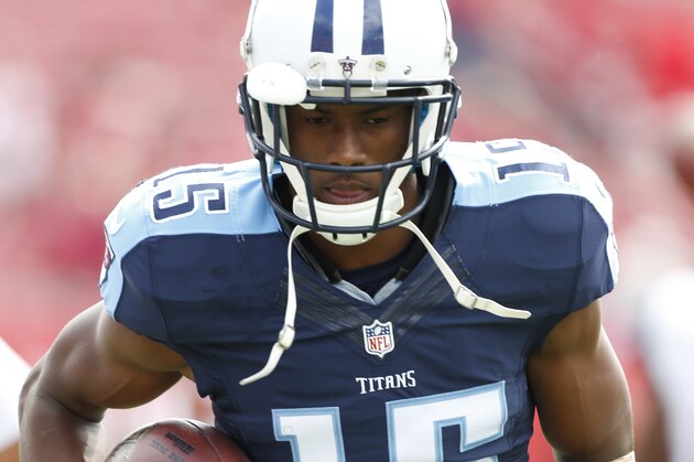 Tennessee Titans wide receiver Justin Hunter (15) warms up before an NFL football game against the Tampa Bay Buccaneers, Sunday, Sept. 13, 2015, in Tampa, Fla. (AP Photo/Brian Blanco)