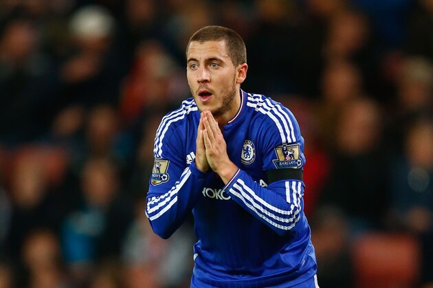 STOKE ON TRENT, ENGLAND - NOVEMBER 07:  Eden Hazard of Chelsea reacts during the Barclays Premier League match between Stoke City and Chelsea at Britannia Stadium on November 7, 2015 in Stoke on Trent, England.  (Photo by Laurence Griffiths/Getty Images)