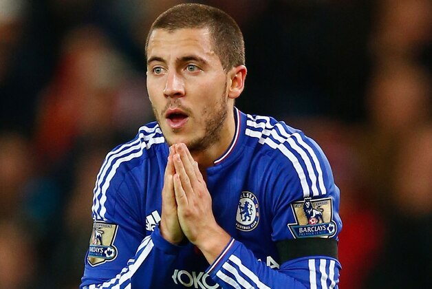 STOKE ON TRENT, ENGLAND - NOVEMBER 07:  Eden Hazard of Chelsea reacts during the Barclays Premier League match between Stoke City and Chelsea at Britannia Stadium on November 7, 2015 in Stoke on Trent, England.  (Photo by Laurence Griffiths/Getty Images)