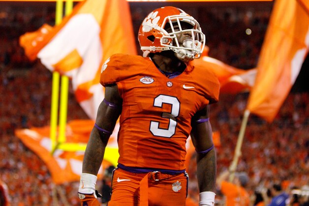 CLEMSON, SC - NOVEMBER 7: Artavis Scott #3 of the Clemson Tigers celebrates after the Tigers scored a touchdown during their game against the Florida State Seminoles at Memorial Stadium on November 7, 2015 in Clemson, South Carolina. (Photo by Tyler Smith/Getty Images)