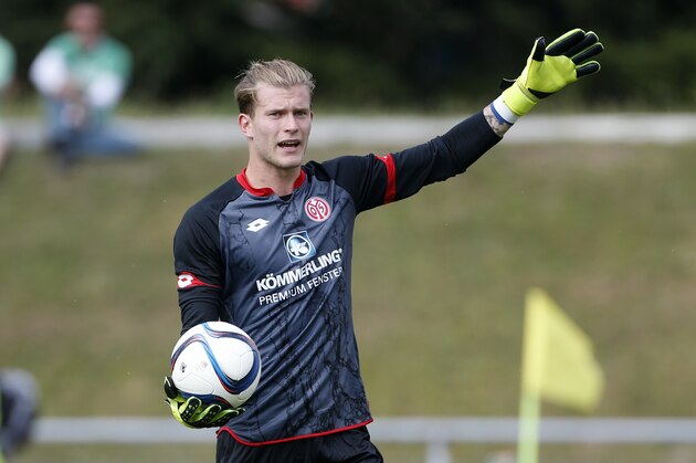 ALBERTVILLE - JULY 19: Goalkeeper of Mainz 05 Loris Karius in action during the friendly game between AS Saint-Etienne and FSV Mainz 05 at Stade Olympique on July 19, 2015 in Albertville, France. (Photo by Jean Catuffe/Getty Images)