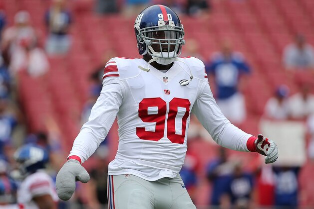 TAMPA, FL - NOVEMBER 08:  Jason Pierre-Paul #90 of the New York Giants warms up during a game against the Tampa Bay Buccaneers at Raymond James Stadium on November 8, 2015 in Tampa, Florida.  (Photo by Mike Ehrmann/Getty Images)