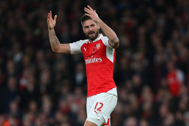 LONDON, ENGLAND - NOVEMBER 08:  Olivier Giroud of Arsenal during the Barclays Premier League match between Arsenal and Tottenham Hotspur at Emirates Stadium on November 8, 2015 in London, England.  (Photo by Catherine Ivill - AMA/Getty Images)