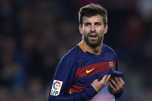 BARCELONA, SPAIN - OCTOBER 25:  Gerard Pique of Barcelona reacts during the La Liga match between FC Barcelona and SD Eibar at Camp Nou Stadium on October 25, 2015 in Barcelona, Spain.  (Photo by Manuel Queimadelos Alonso/Getty Images)