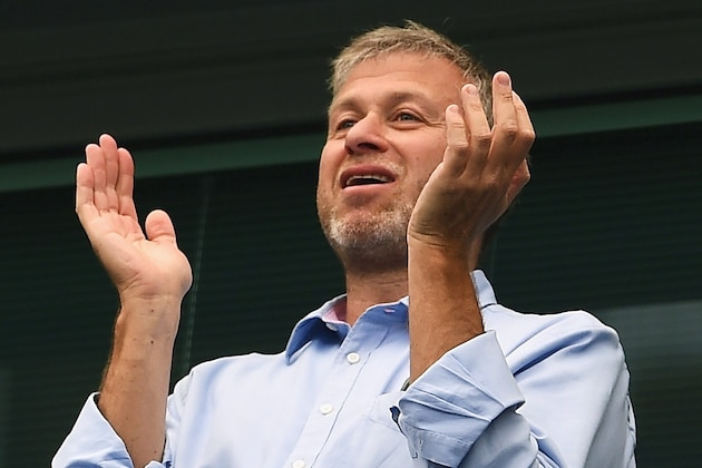 LONDON, ENGLAND - MAY 24: Chelsea owner Roman Abramovich celebrates on the stand after the Barclays Premier League match between Chelsea and Sunderland at Stamford Bridge on May 24, 2015 in London, England.  (Photo by Laurence Griffiths/Getty Images)